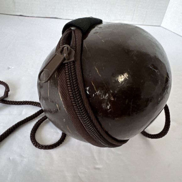 VINTAGE COCONUT CROSSBODY SHOULDER BAG‎ PURSE W/keychain - Picture 4 of 8